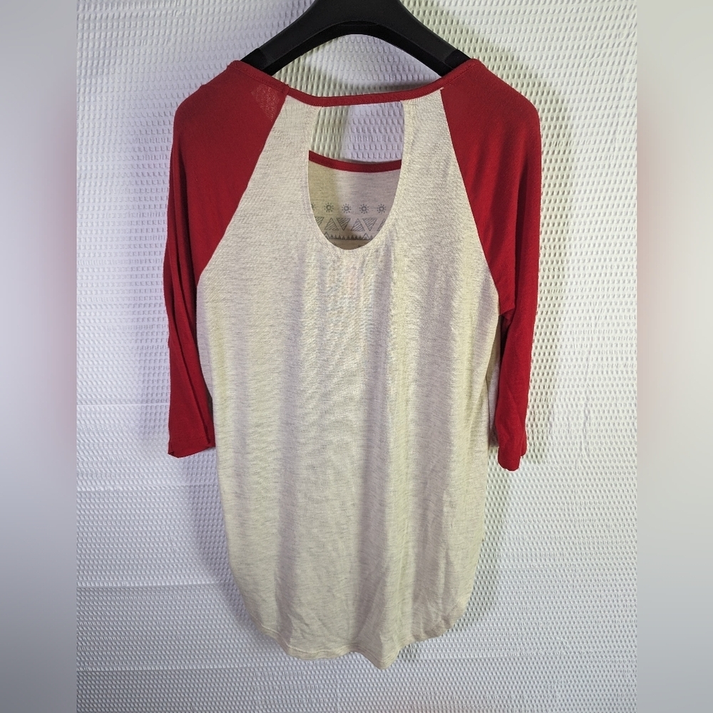 No Boundaries love long sleeve tshirt with keyhole back size L (11-13) - Picture 3 of 11